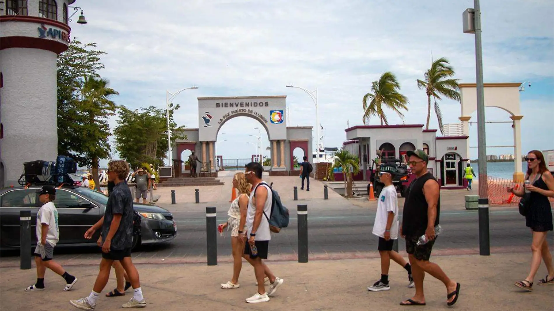 turistas malecon la paz alza dolar